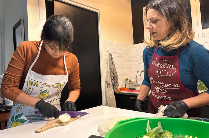 Sicilian Homemade Pizza Culinary Class in Catania