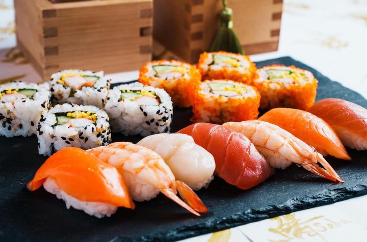 Sushi-Zubereitung in Osaka: Omakase-Erlebnis zum Anfassen