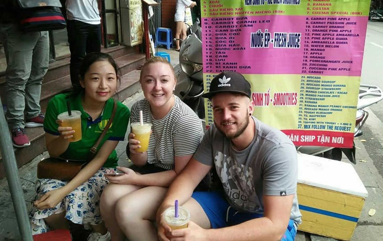 1-Hour Cyclo (Xích Lô/Rickshaw) + Street Food Walking Tour + 30-Minute Foot Massage
