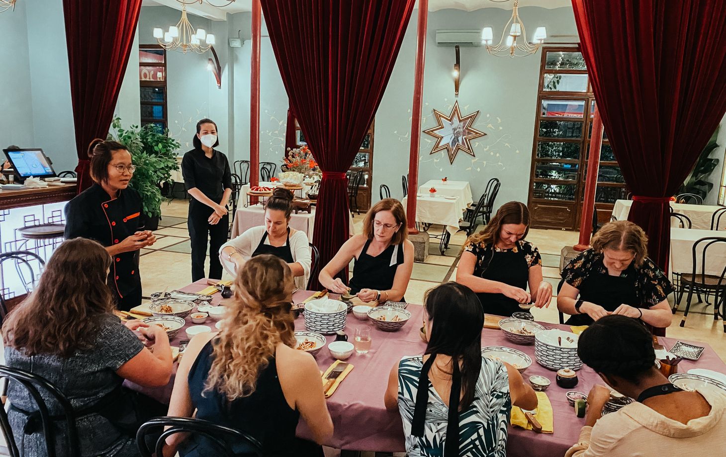 3 hours of hands-on cooking class with Hoa Túc Cooking Class