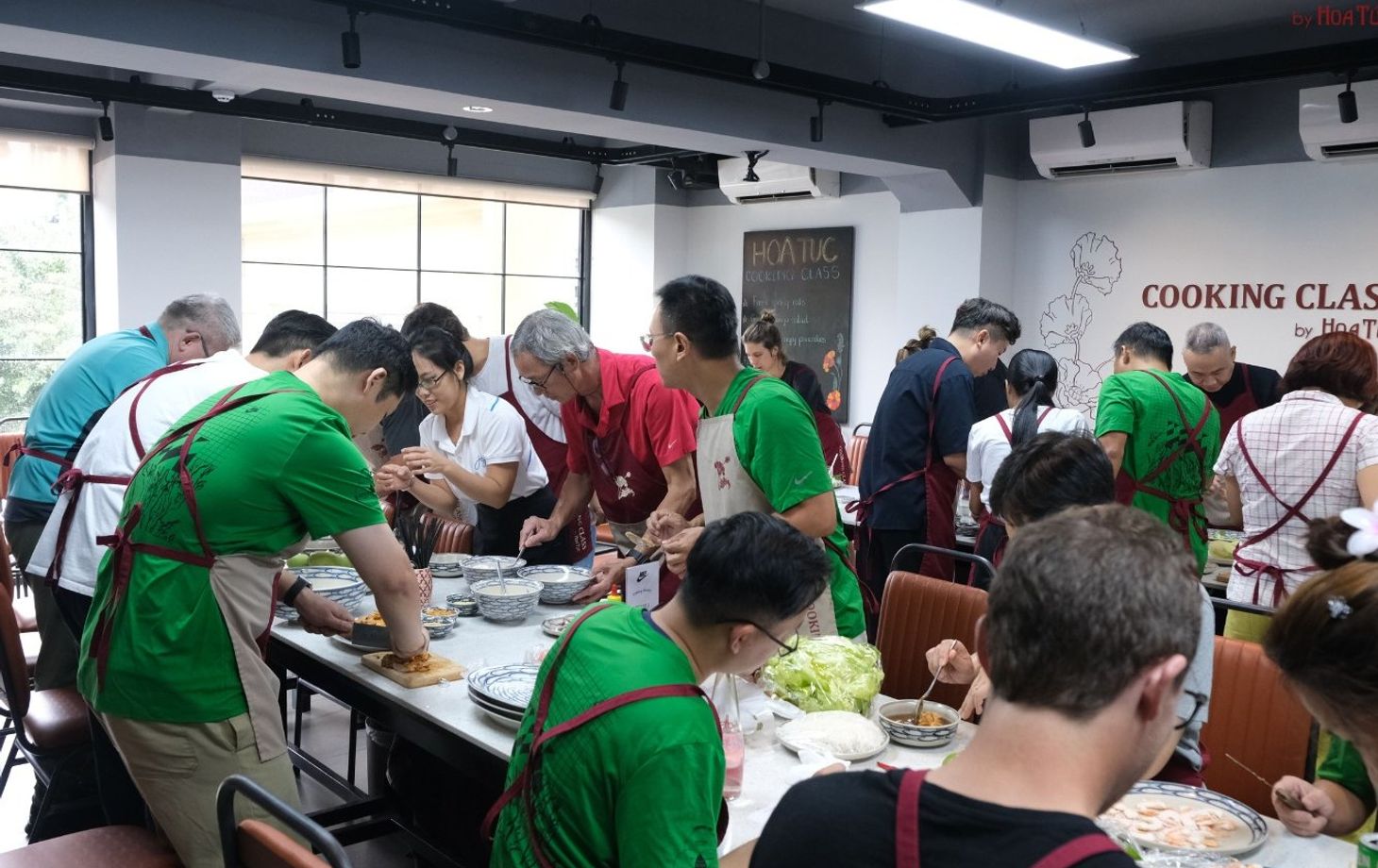 3 Hours of Hands-on Cooking Class with Hoa Túc Cooking Class