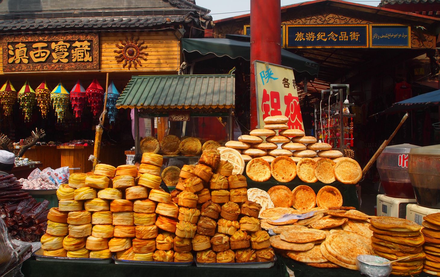 6 Hours Cooking Class in a Local Family with Muslim Quarter Bazaar Tour