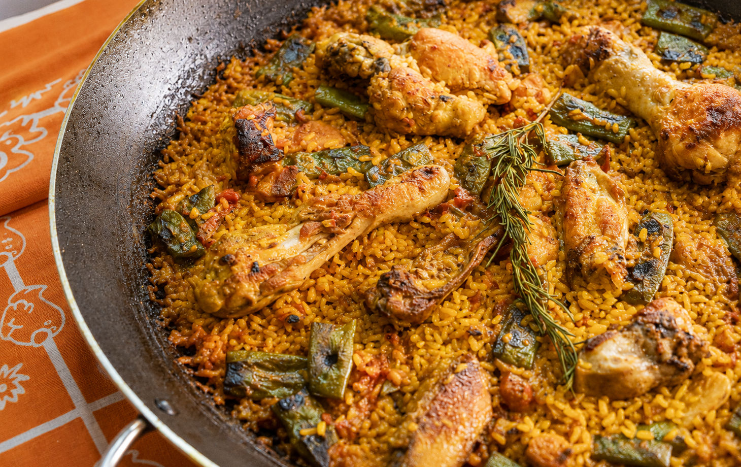 A Culinary Voyage and Gathering Experience Through Valencian Tradition