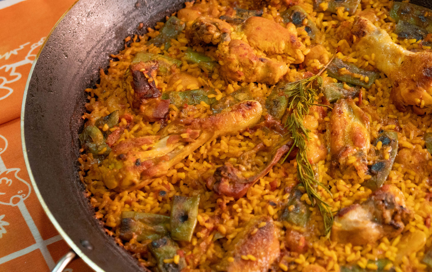 A Culinary Voyage and  Gathering Experience Through Valencian Tradition