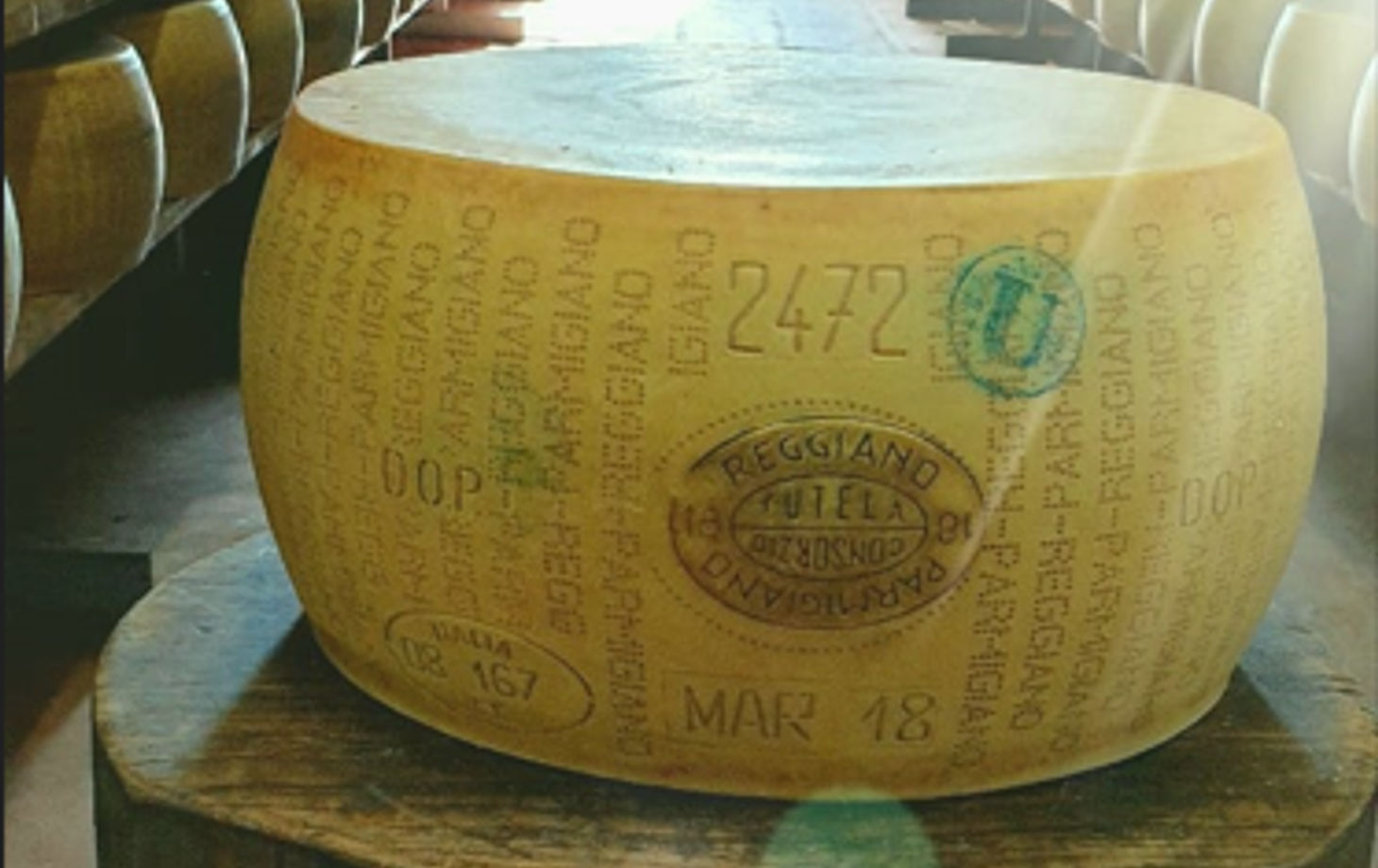 A Guided Tour to Experience the Best Parmigiano Reggiano Tasting