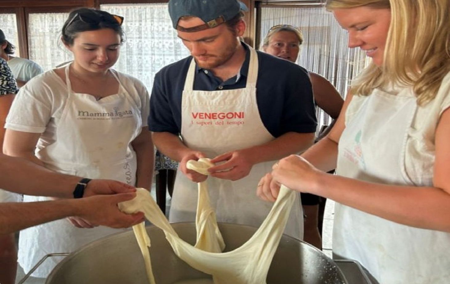 Pasta, Mozzarella and Tiramisu Cooking Class in Amalfi Coast