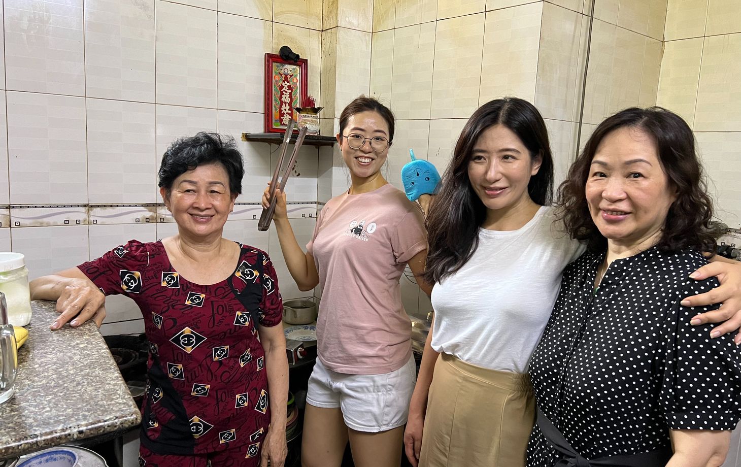 Auntie’s Home Cooking Class with Local Market Tour