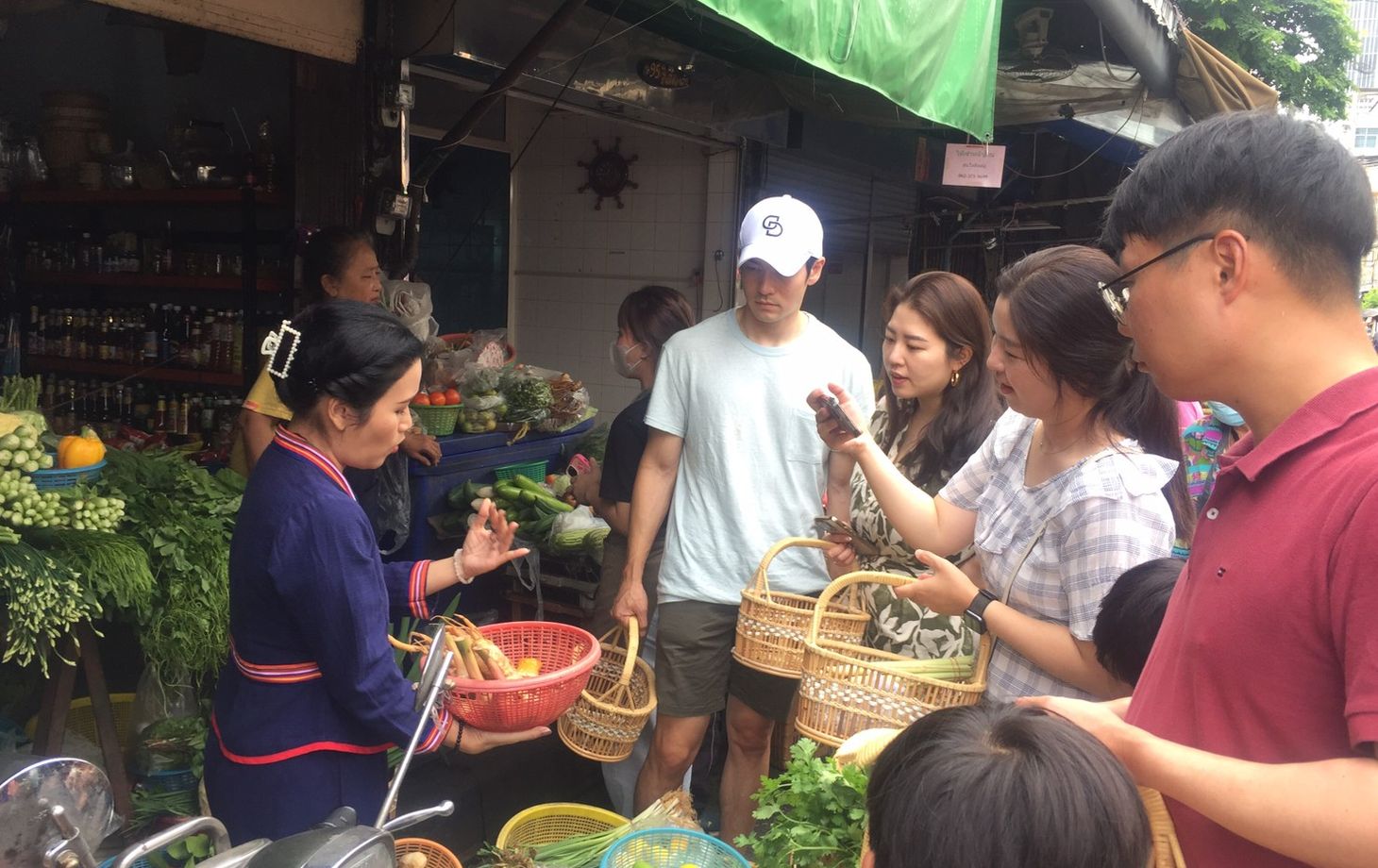 Explore a Morning Market and Cook Classic Thai Dishes in Silom