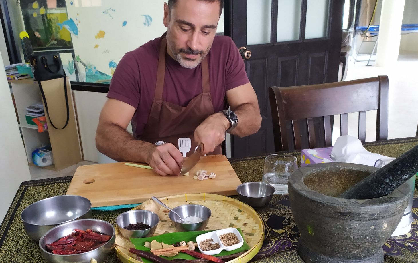 Learn to Make Thai Dishes in an Intimate Neighborhood