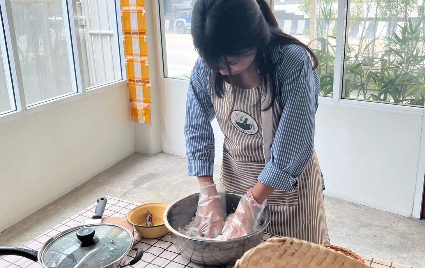 Authentic Thai Cooking Experience with Local Fresh Market Tour