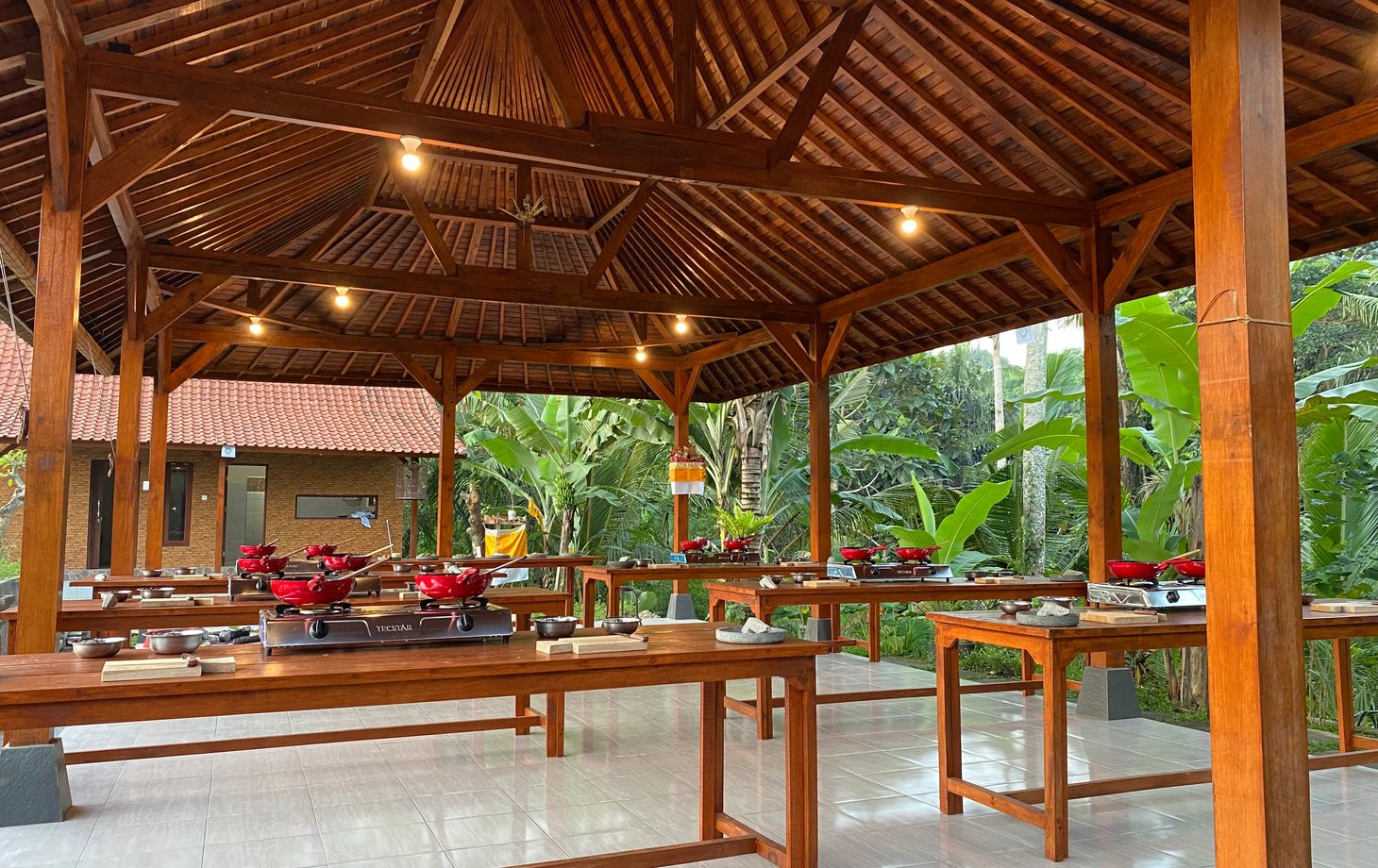 Balinese Cooking Class in Organic Farm with Traditional Market Tour