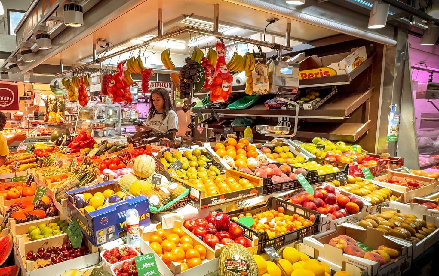 Barcelona Culinary Experience: Paella, Tapas & Sangria with Mercado de Sarrià Tour