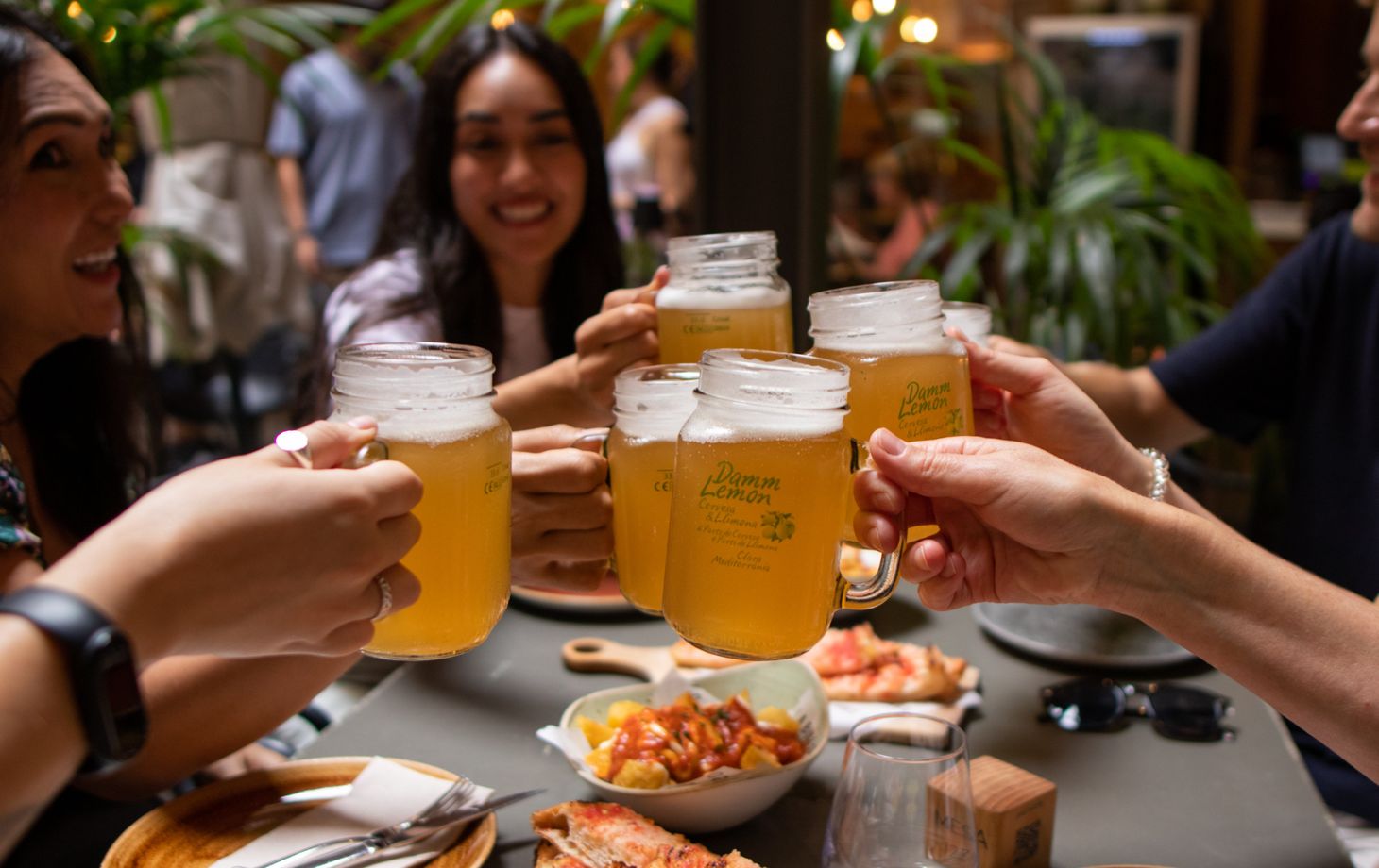 Aventure tapas à Barcelone : découvrez les tavernes, l'histoire et la vie locale