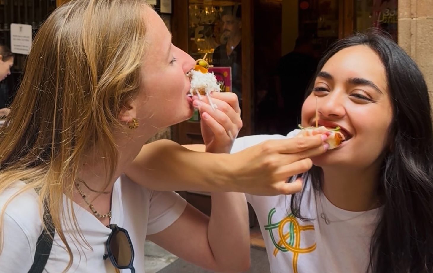 Aventure tapas à Barcelone : découvrez les tavernes, l'histoire et la vie locale