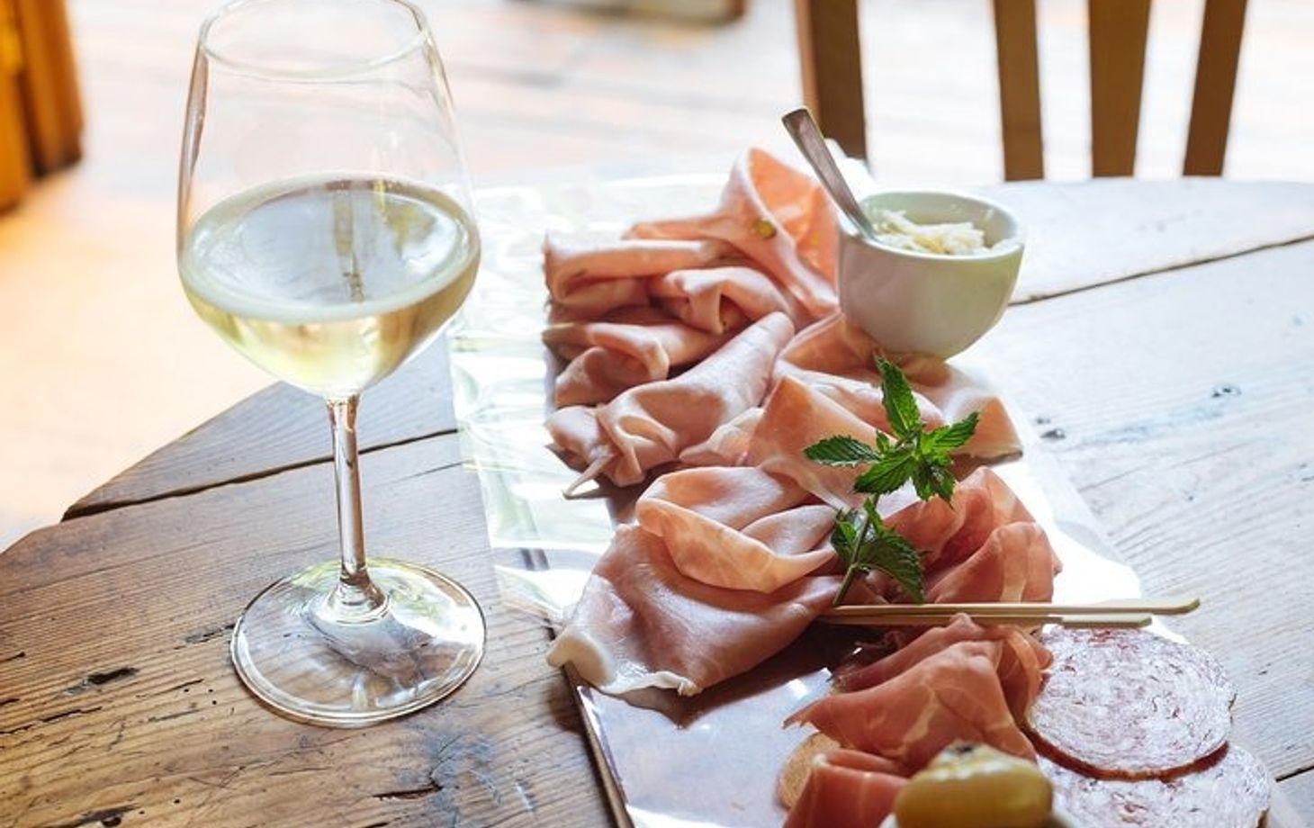 Bologna by Night: Guided Tour, Food & Wine Tasting