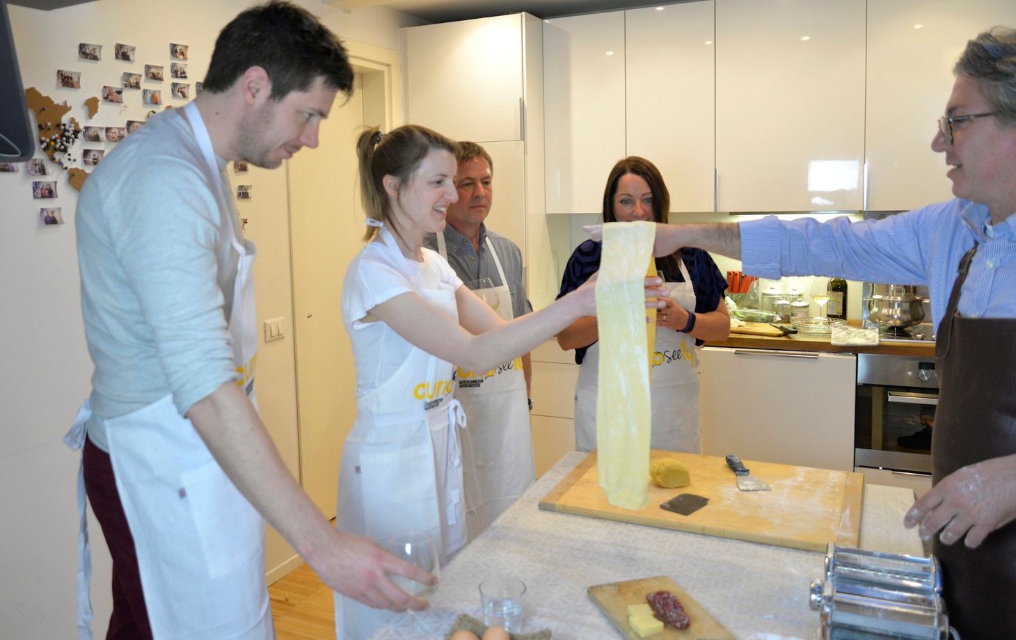 Bologna: Traditional Home Cooking Class with Lunch or Dinner