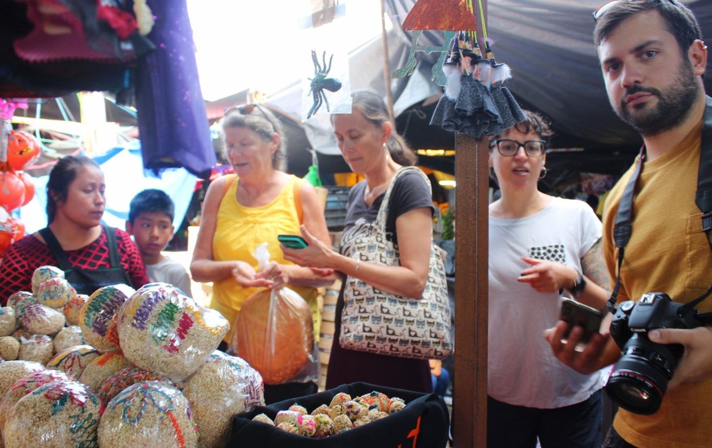 Build your Day of the Dead Ofrenda