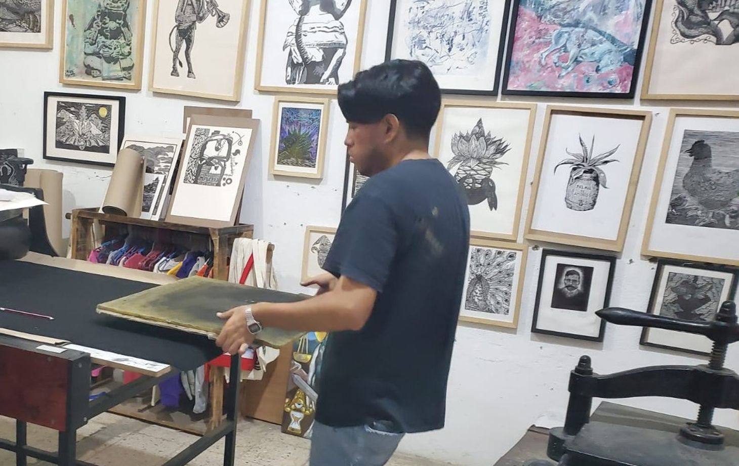 ​Cacao and Creativity: A Journey through Art Studios and Chocolate Shops