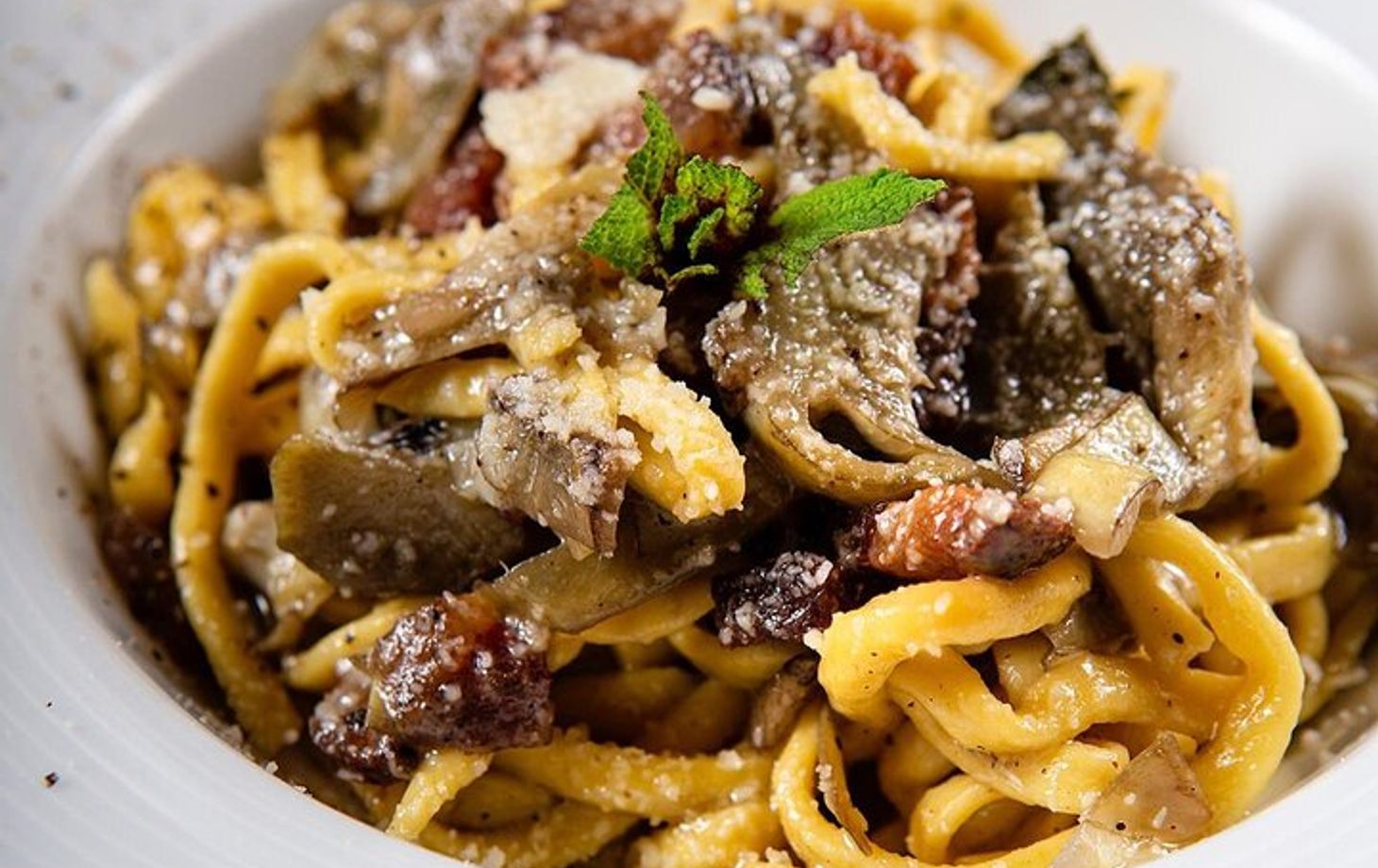 Weinbegleitendes Abendessen bei Kerzenschein in den römischen Bädern von Agrippa
