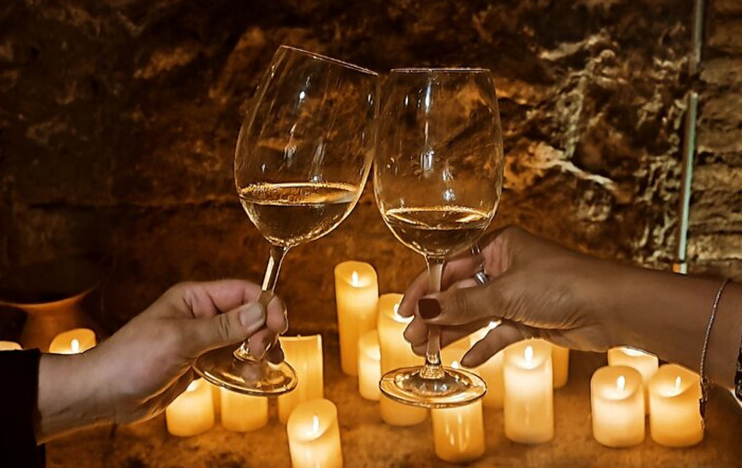 Weinbegleitendes Abendessen bei Kerzenschein in den römischen Bädern von Agrippa