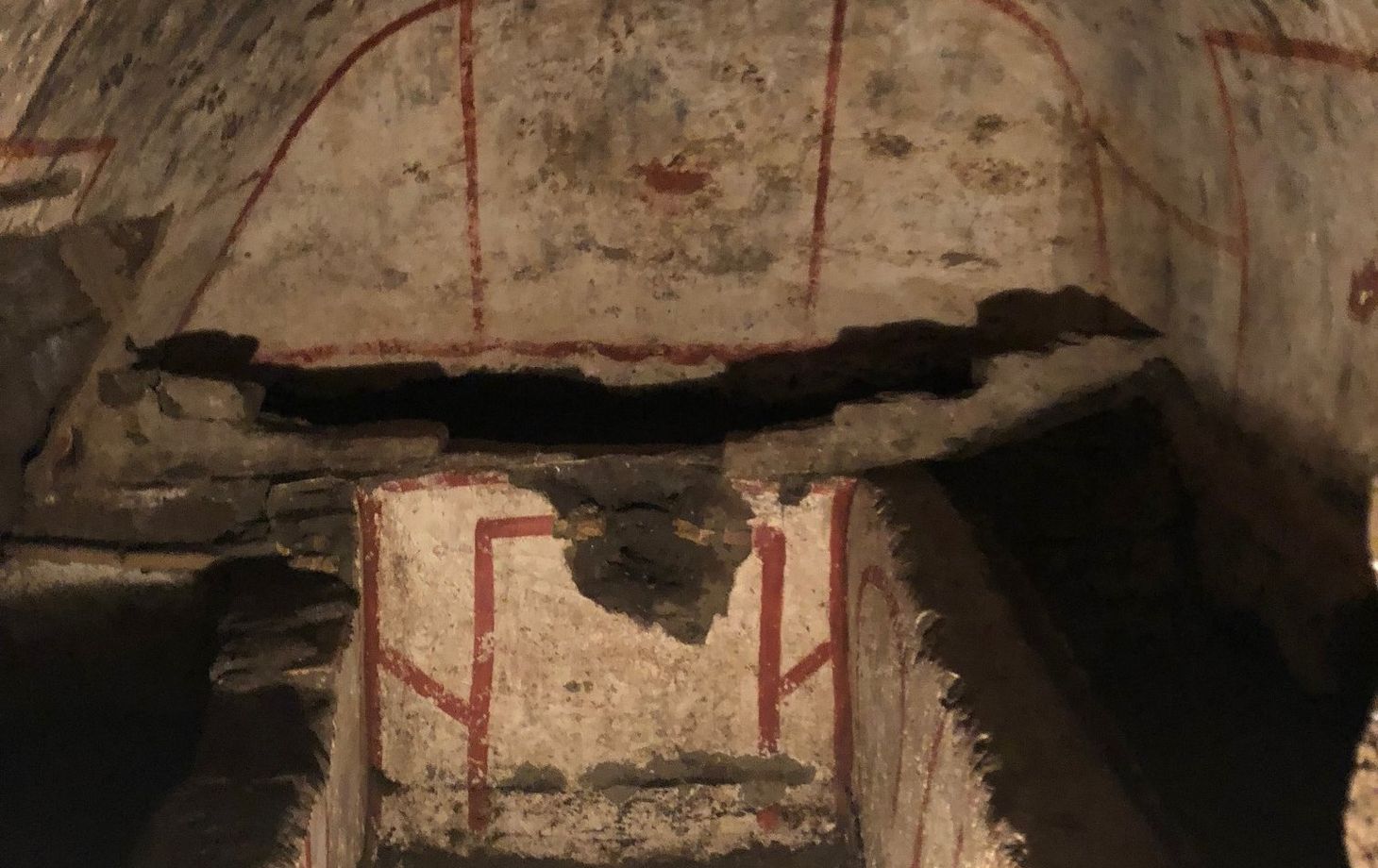 Catacombs Tour with Breakfast and Ice Cream in Rome