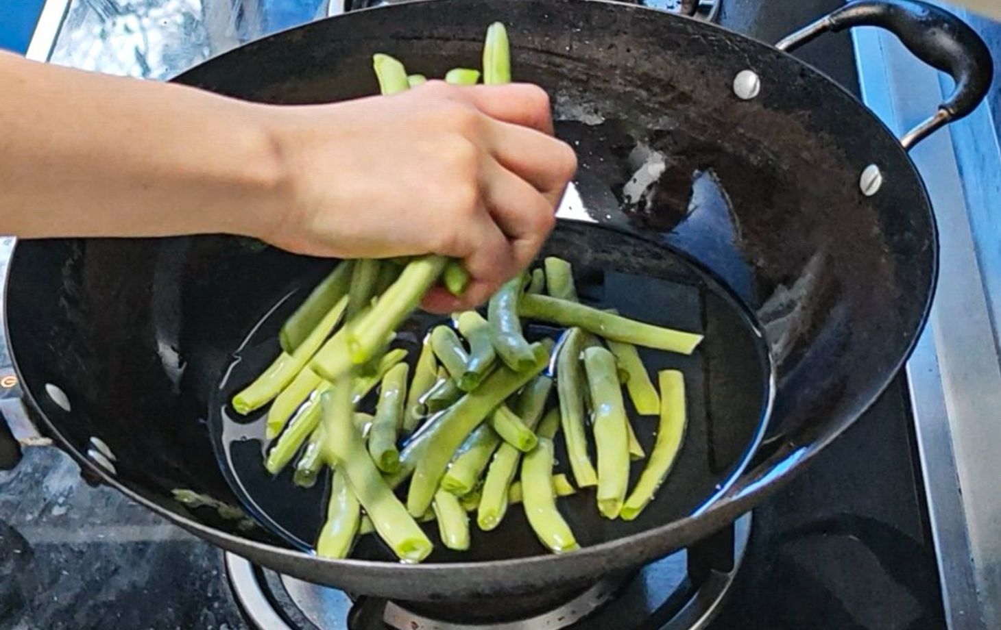Chengdu Vegetarian Home Cooking Experience in a Local Home