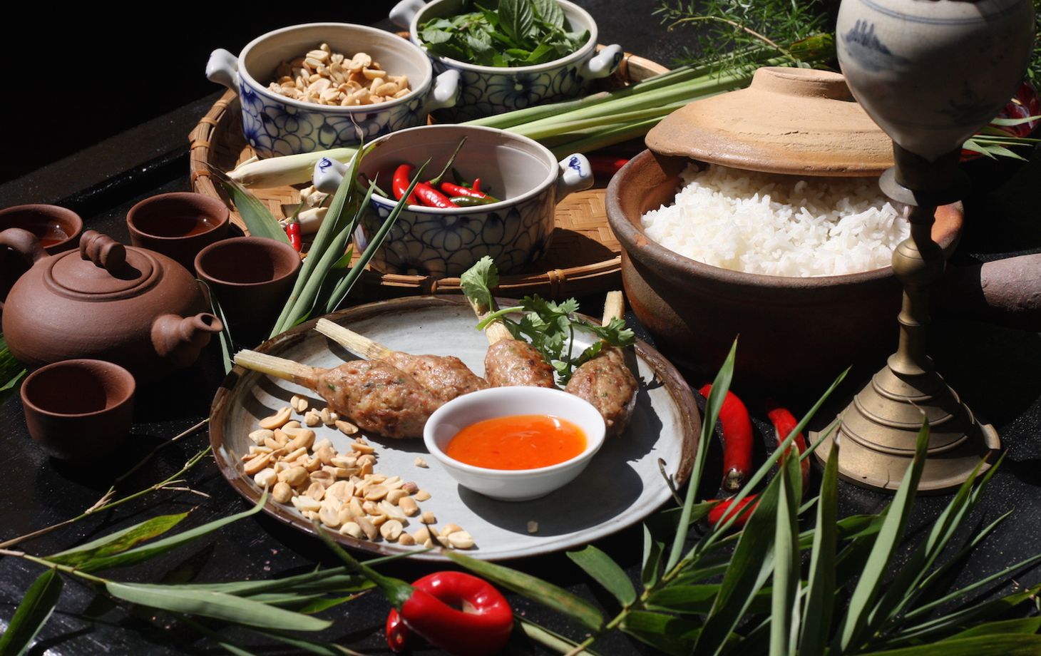 Vietnamese Home Cooking & Market Tour