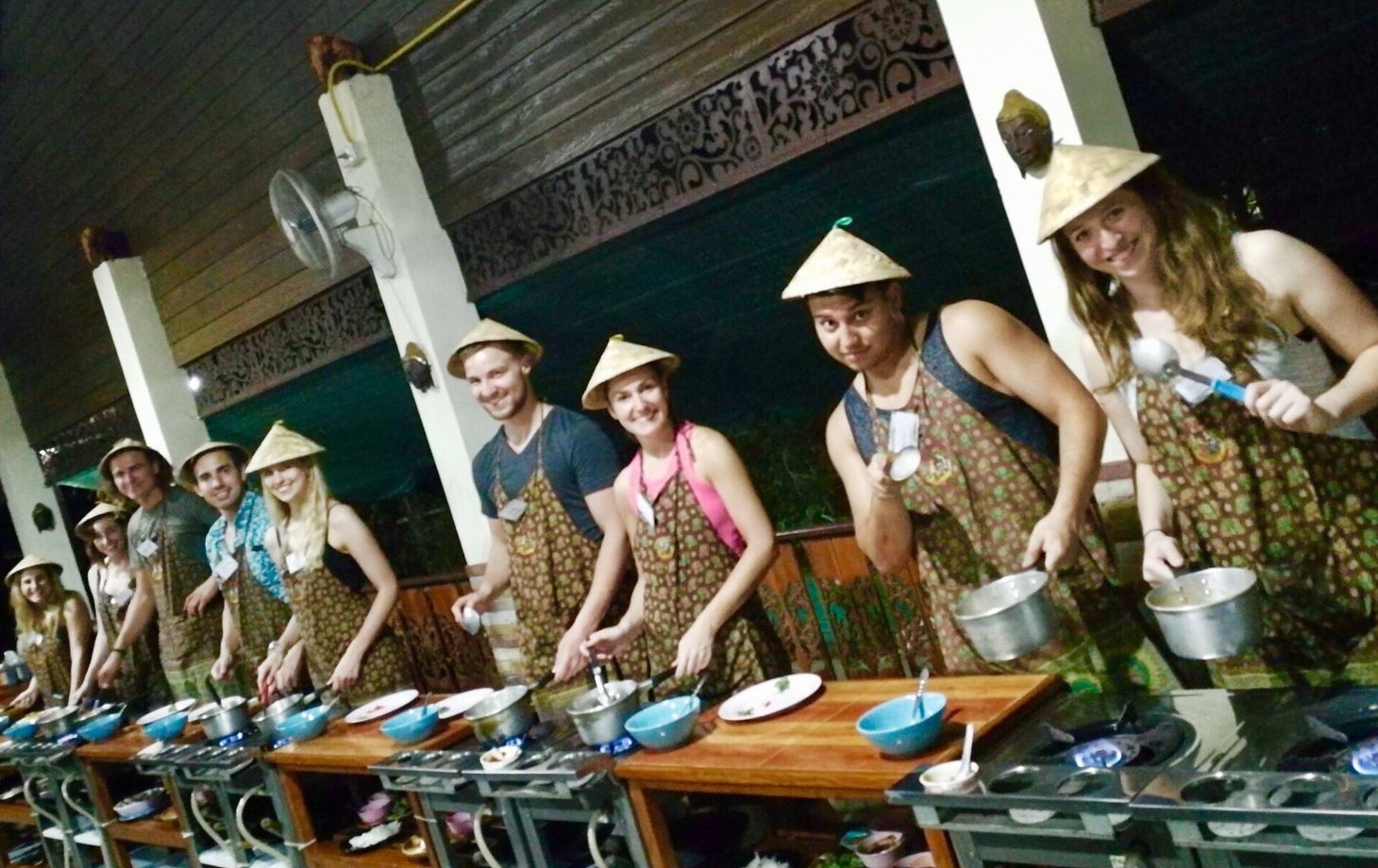 Koche mit frischen Zutaten: vom thailändischen Garten zum Wok!