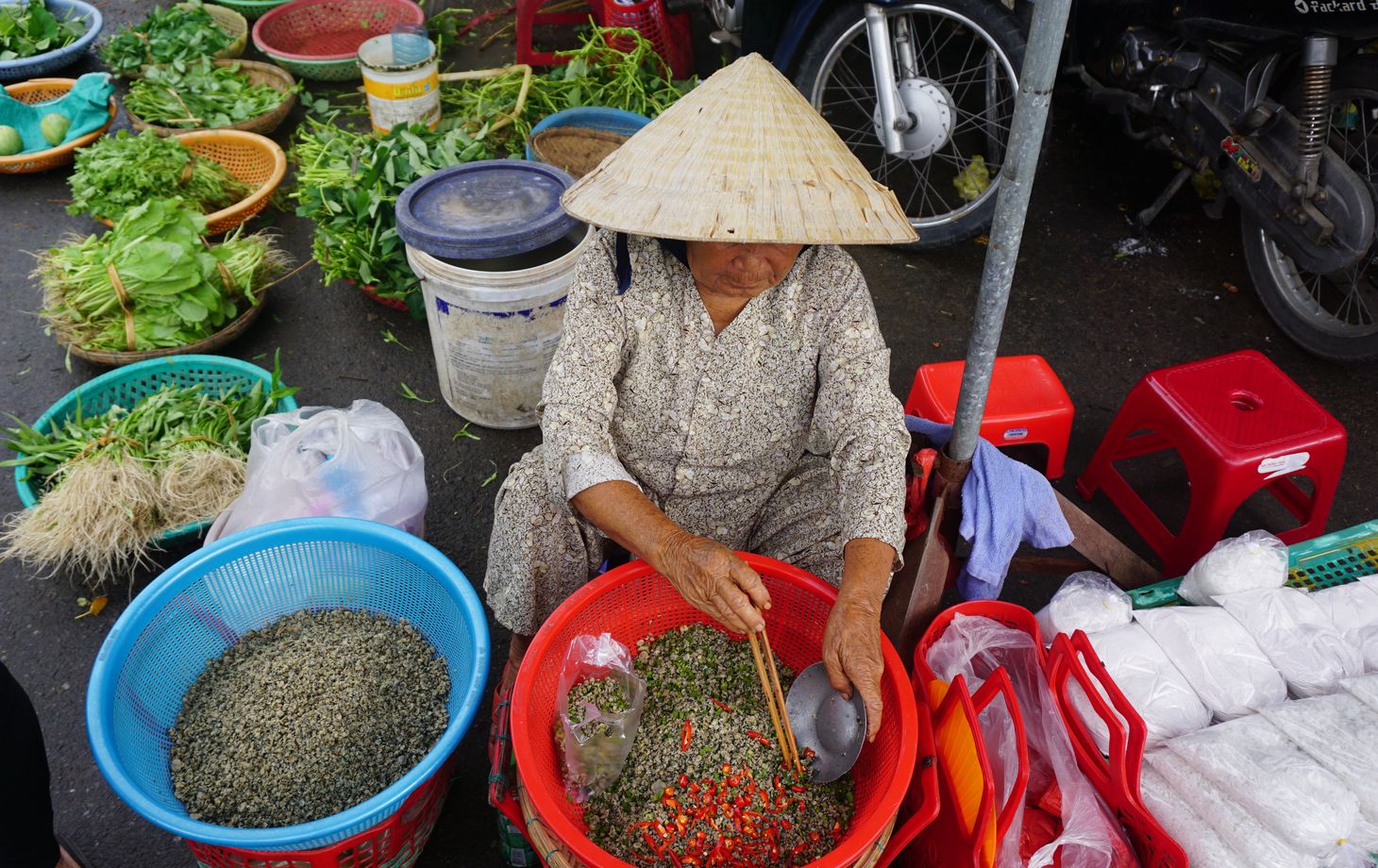 Visite du marché local avec promenade en bateau jusqu'à la maison de ma grand-mère et cours de cuisine