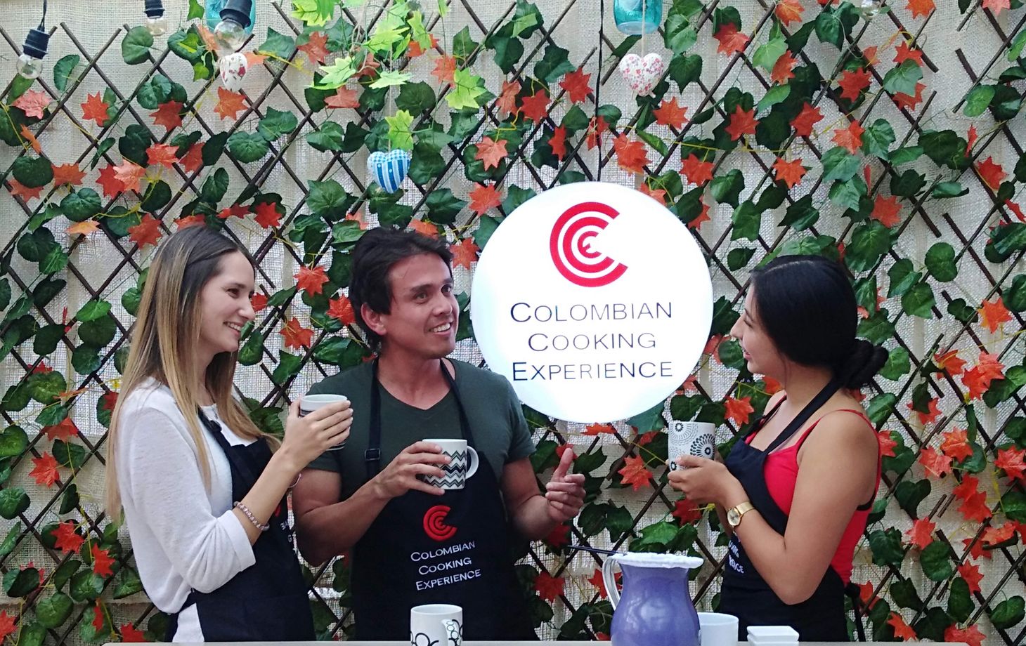 Cooking Class in a Typical Colombian House: Fruits, Cocktails, Fun and a Lot of Food!