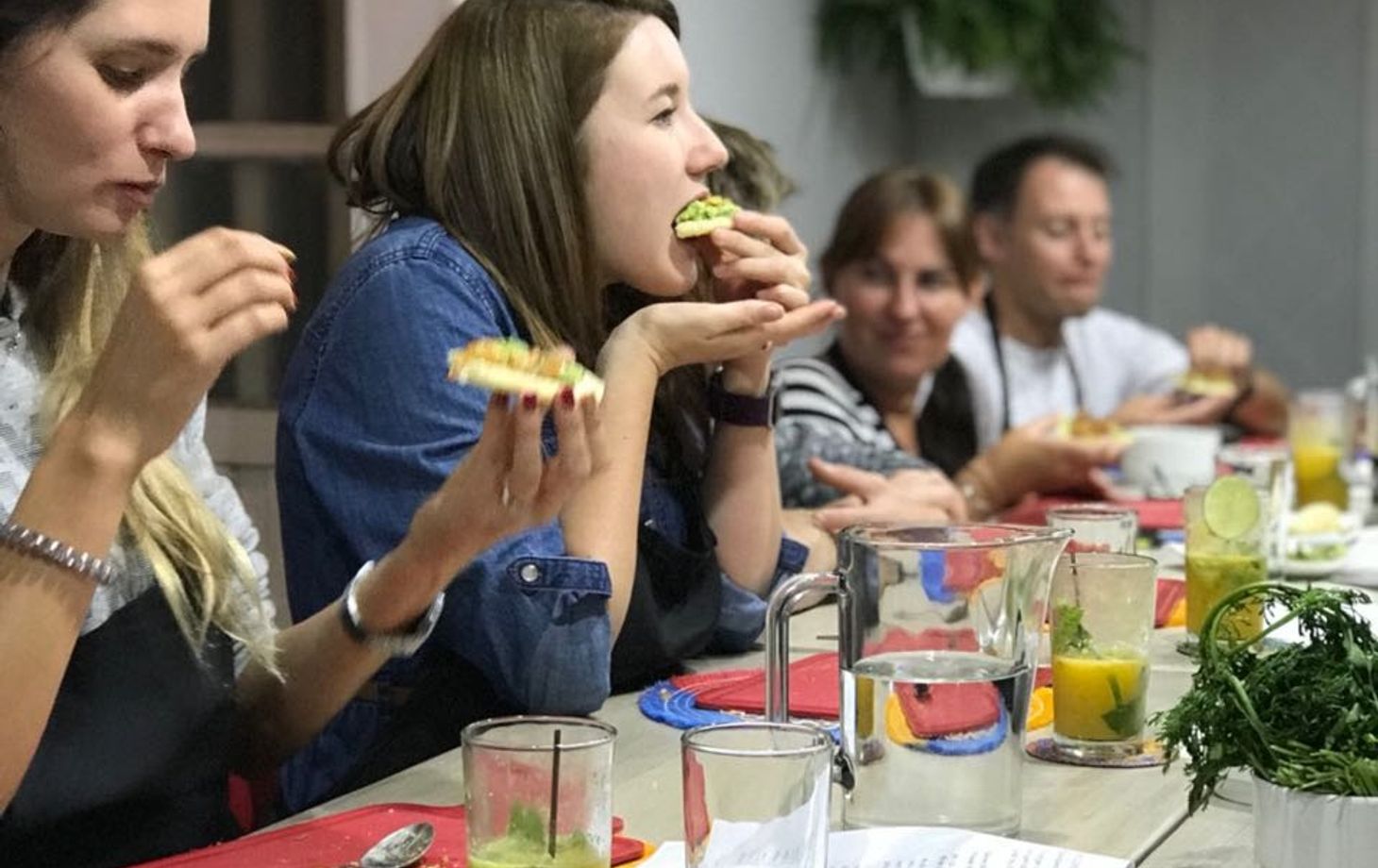 Cooking Class in a Typical Colombian House: Fruits, Cocktails, Fun and a Lot of Food!