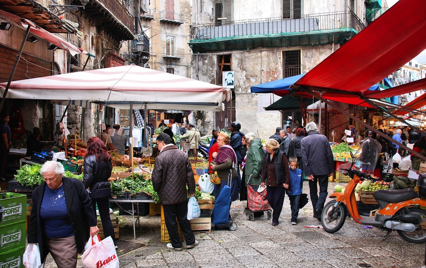 Cooking Class and Market Tour in Palermo
