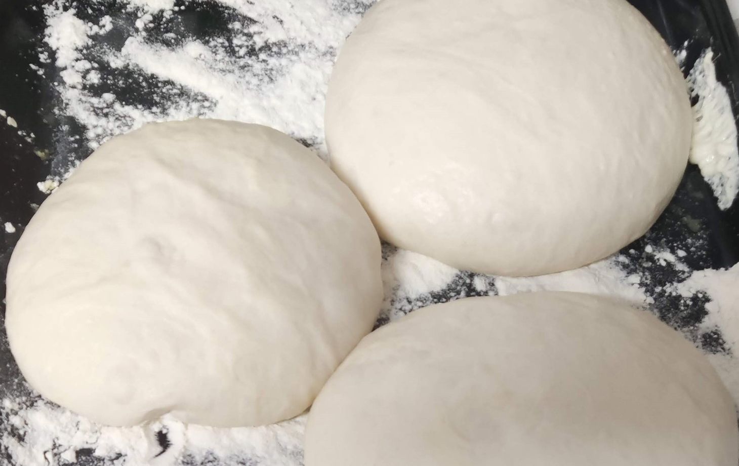 Contemporary Pizza Cooking Class in Catania