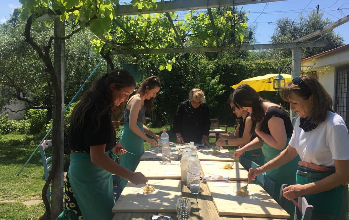 Cuisiner aux herbes sauvages dans la campagne romaine - Cours particulier