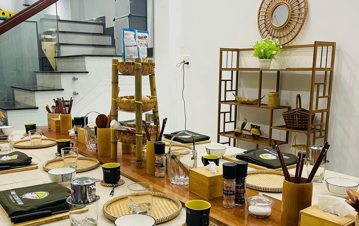 Da Nang Local's Home Cooking Class with Market Tour