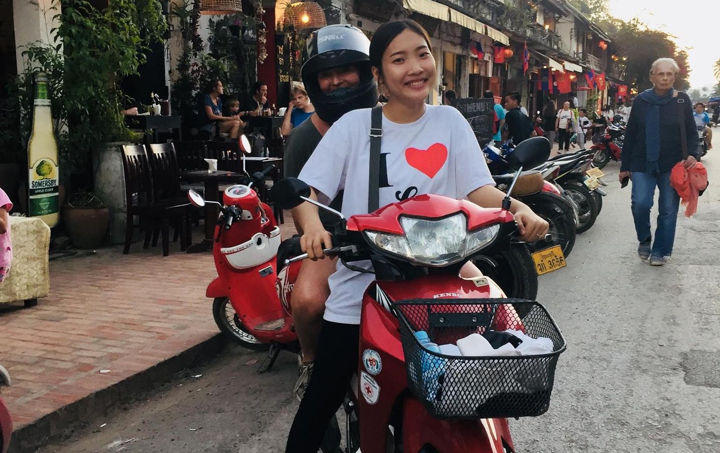 Da Nang Sightseeing and Local Food Tour by Scooter