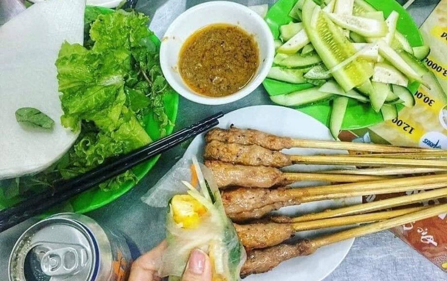 Da Nang Sightseeing and Local Food Tour by Scooter