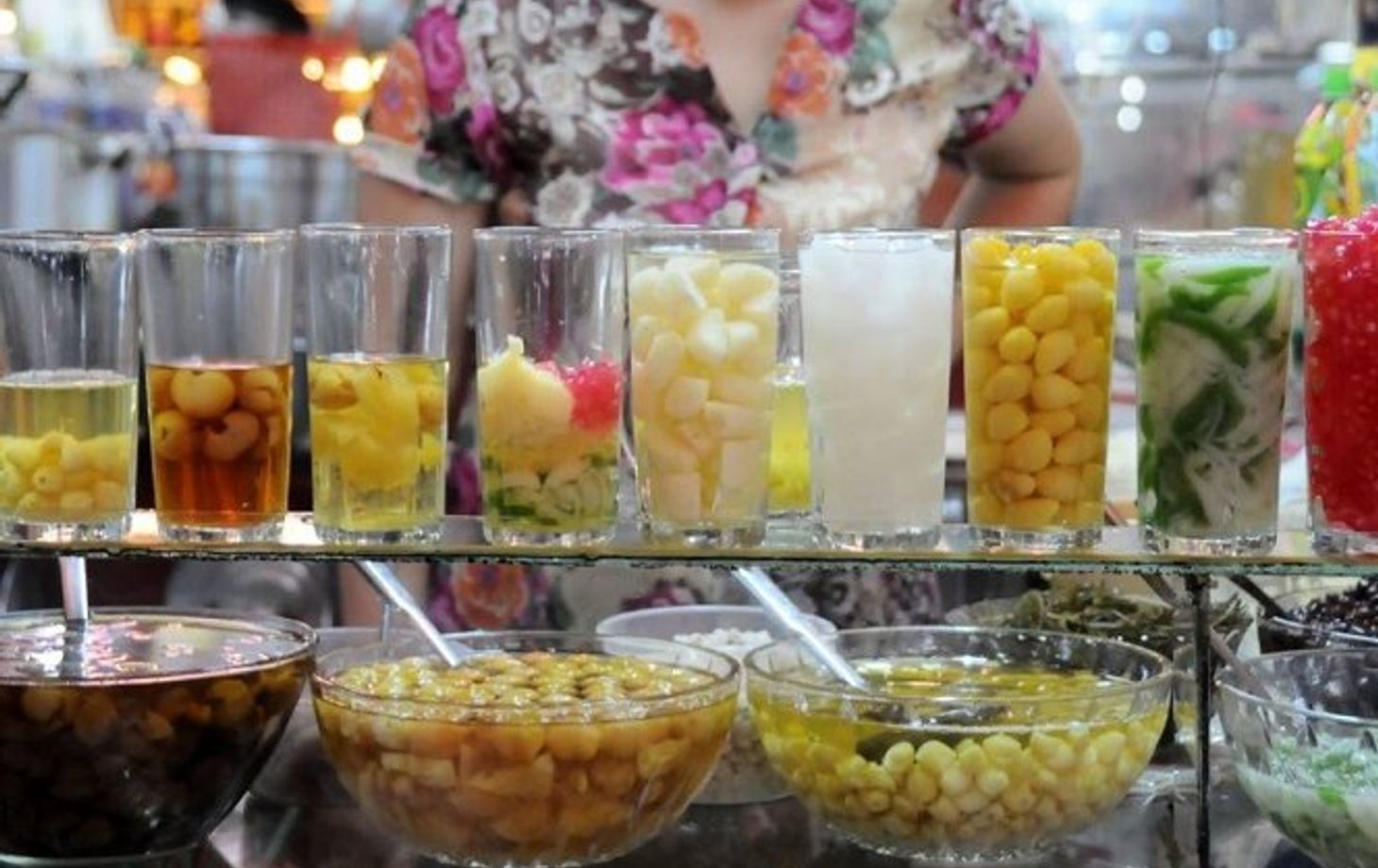 Da Nang Sightseeing and Local Food Tour by Scooter
