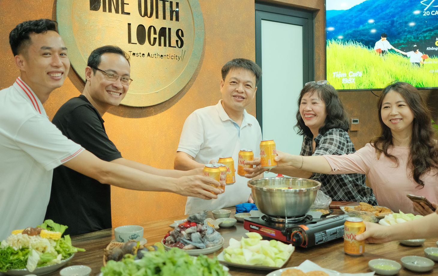 Dine With Locals
