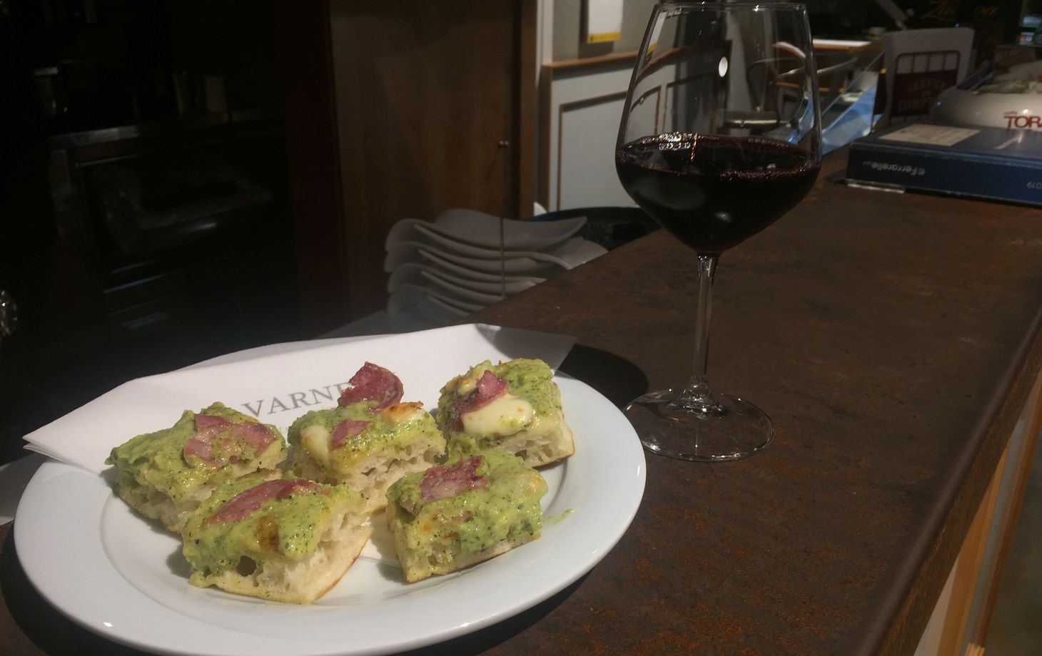 Pompeii Ruins and Food Culture Tour with Four Wines and Local Food Tasting