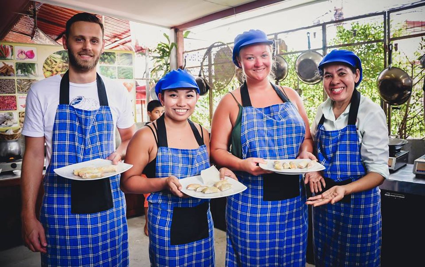 Cours de cuisine thaïlandaise facile d'une demi-journée et visite du marché