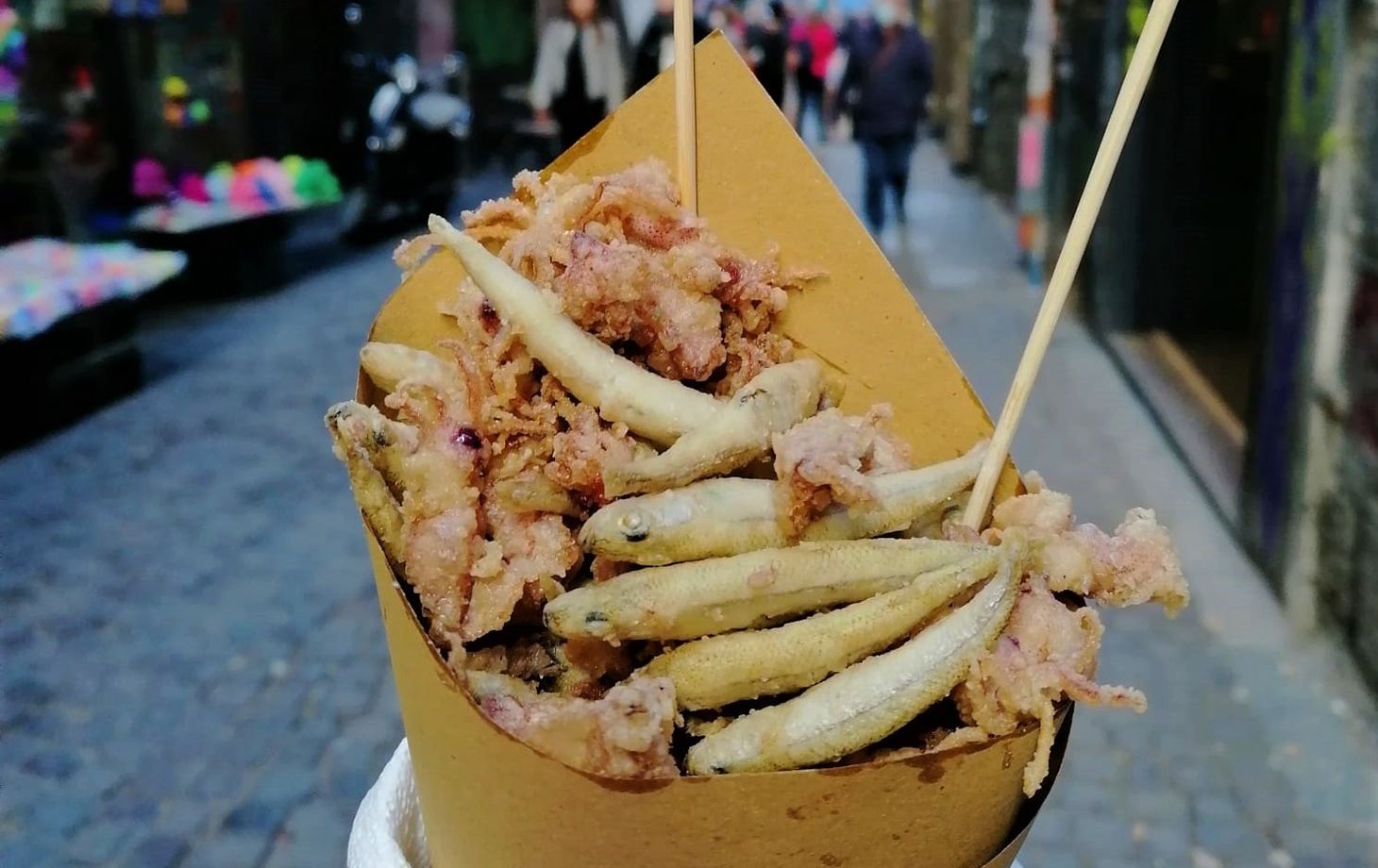 Flavors of Naples: A Gastronomic Journey through the Spanish Quarter