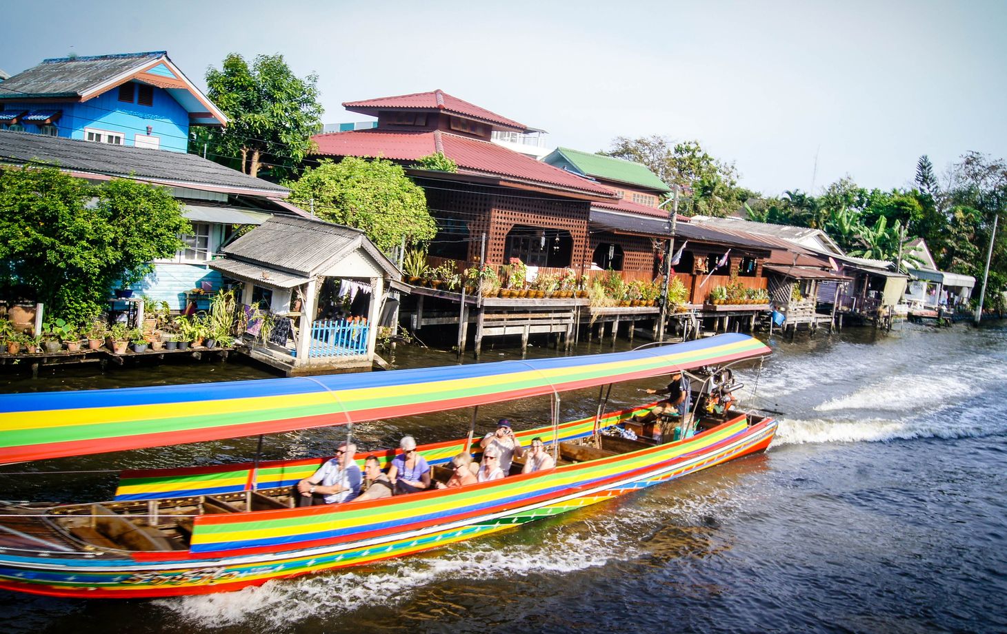 Découvrez les marchés animés de Bangkok : dégustations culinaires, visite des canaux et patrimoine culturel