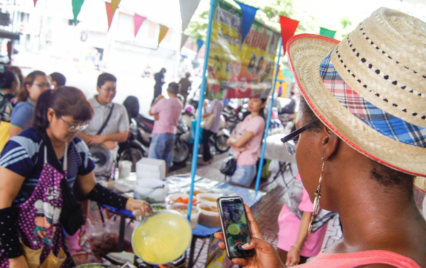 Foodie Tour & Private Boat Riding