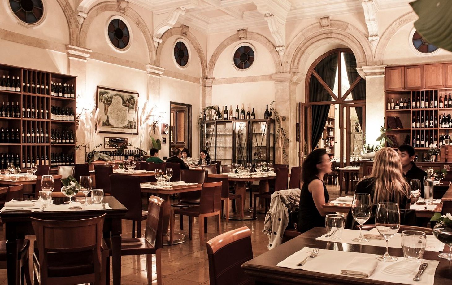 Gourmet Tasting Dinner with Wine Pairing in Luxury Restaurant near the Pantheon