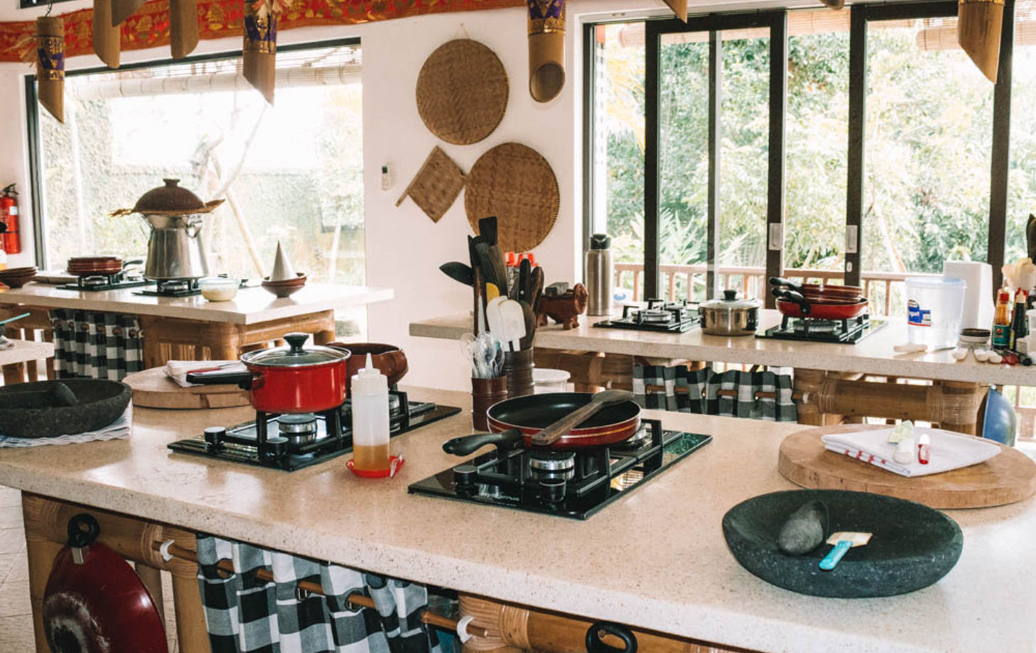 Hands-on Traditional Morning Cooking Class with Market Tour