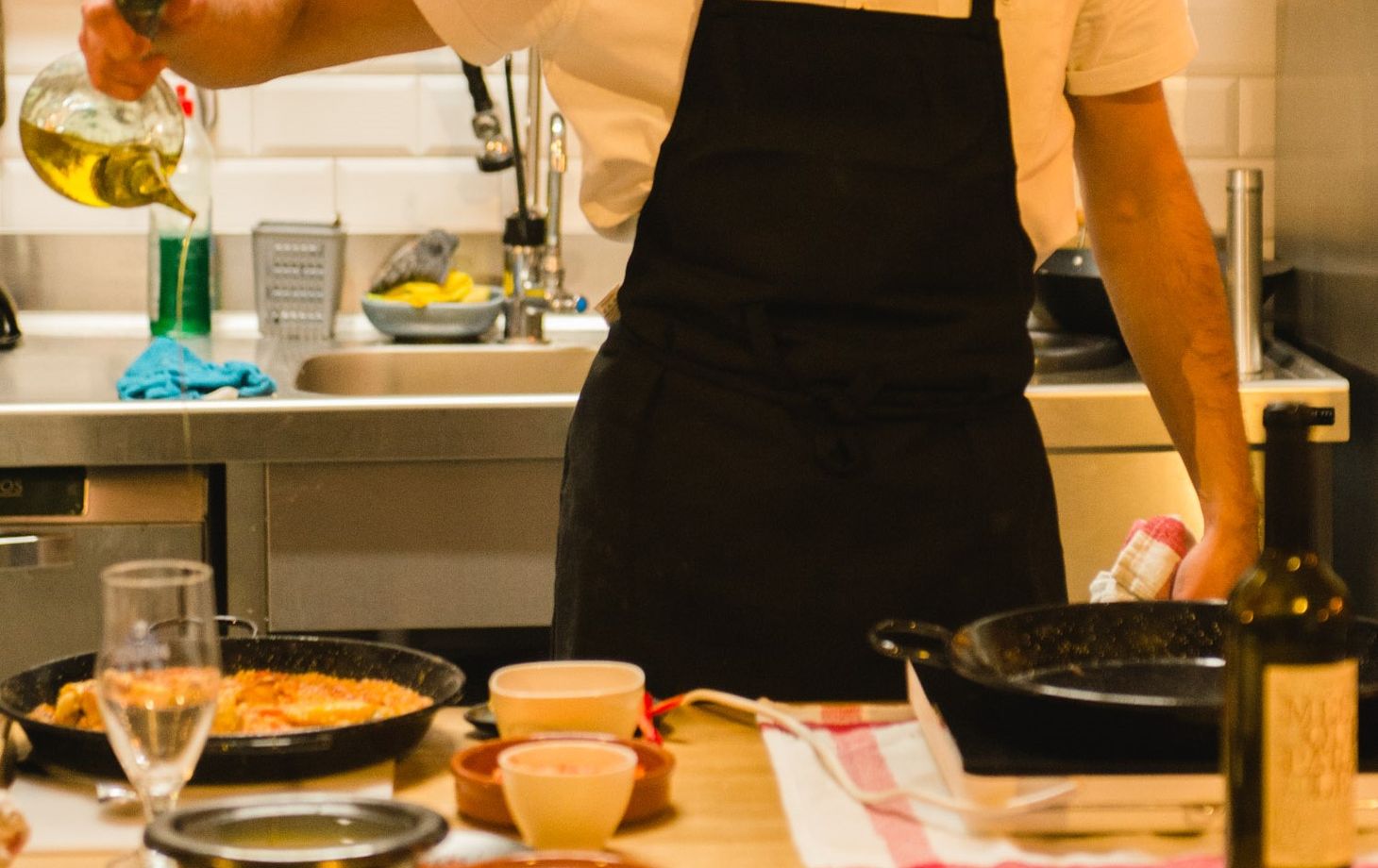 Hands-on Paella Class at The Paella Club Barcelona!
