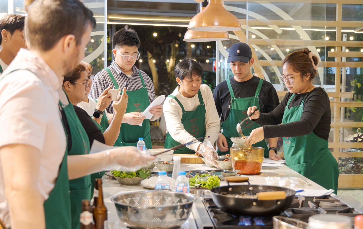Hanoi Garden Cooking Class & Market Tour: Pho, Bun Cha & Banh Xeo