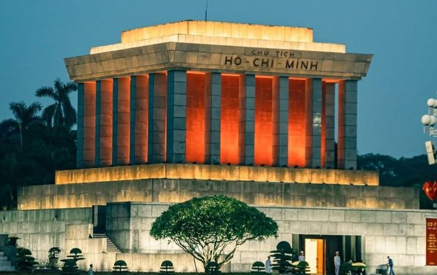 Hanoi by Night: Food, Culture and Flag Ceremony Experience