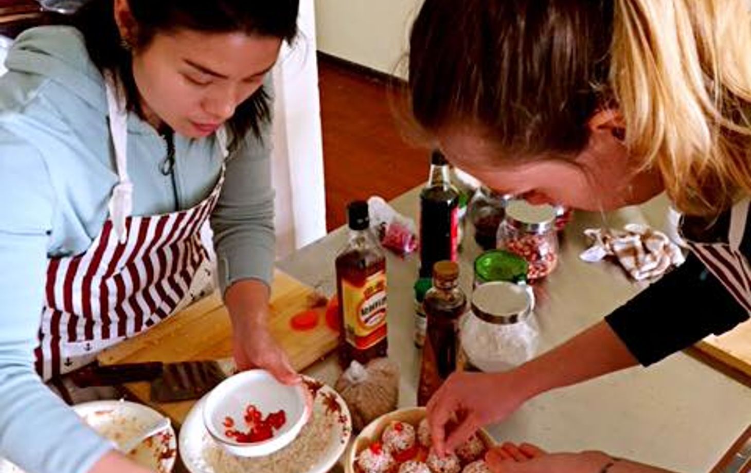 Healthy Sichuan Classic Dish Cooking Class with Market Tour
